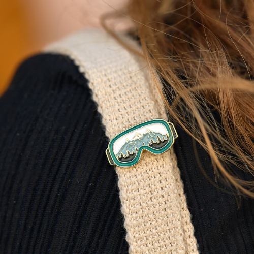 Klik hier voor de korting bij The Daily Pins - Unique hand-illustrated pins